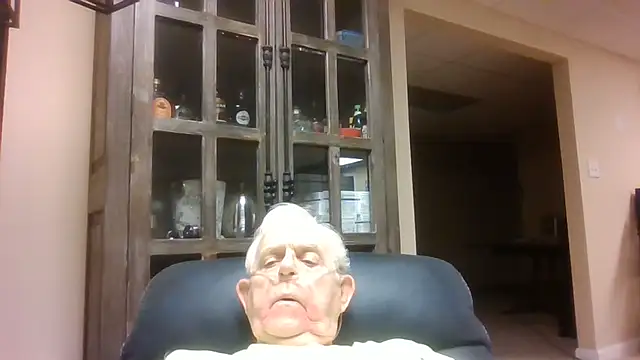 Snapshot of bootlegmanz chatting on 05.29.26 bootlegmanz online show from 05.29.26