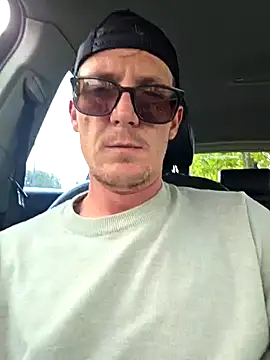 Snapshot of TheSouthernKing chatting on 09.26.25 TheSouthernKing online show from 09.26.25