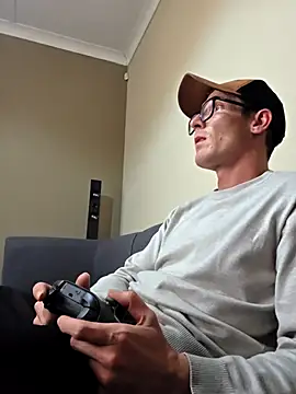 Snapshot of TheSouthernKing chatting on 11.21.25 TheSouthernKing online show from 11.21.25