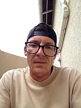 Snapshot of TheSouthernKing chatting on 12.17.25 TheSouthernKing online show from 12.17.25