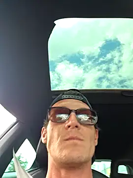 Snapshot of TheSouthernKing chatting on 01.11.26 TheSouthernKing online show from 01.11.26