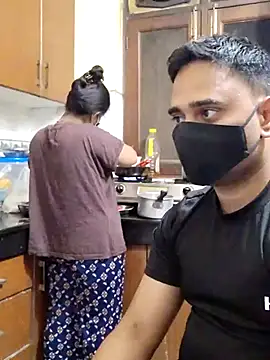 IND COUPLE1 online show from 02.20.25