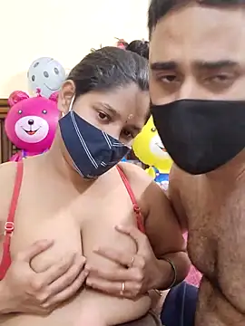 IND COUPLE1 online show from 02.26.25