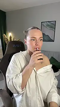 Snapshot of Charming_Daphny chatting on 06.12.26 Charming Daphny online show from 06.12.26