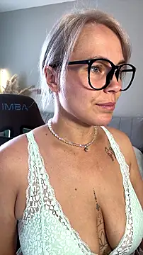 Snapshot of Charming_Daphny chatting on 07.24.26 Charming Daphny online show from 07.24.26