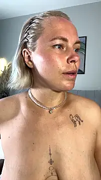 Snapshot of Charming_Daphny chatting on 07.27.26 Charming Daphny online show from 07.27.26
