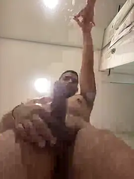 Snapshot of Juanes432 chatting on 02.16.26 Juanes432 online show from 02.16.26