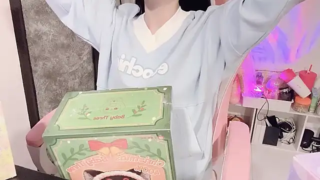 Snapshot of Virgo_686 chatting on 12.21.24 Virgo 686 online show from 12.21.24