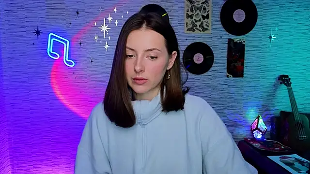 Snapshot of GloriaElmer chatting on 02.12.25 GloriaElmer online show from 02.12.25