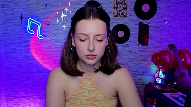 Snapshot of GloriaElmer chatting on 02.14.25 GloriaElmer online show from 02.14.25