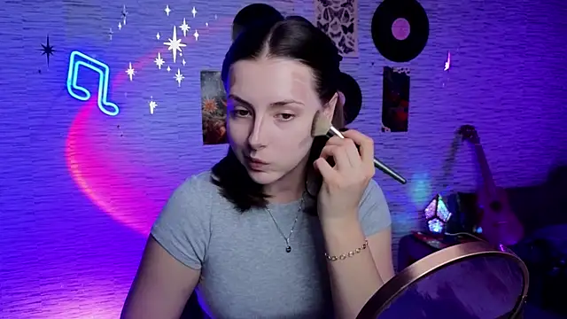 Snapshot of GloriaElmer chatting on 03.17.25 GloriaElmer online show from 03.17.25