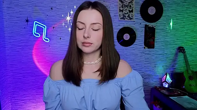 Snapshot of GloriaElmer chatting on 03.20.25 GloriaElmer online show from 03.20.25