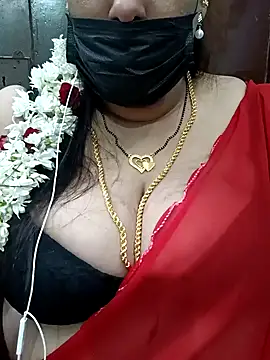 Snapshot of ashikaa_r chatting on 12.29.24 ashikaa r online show from 12.29.24