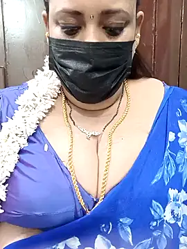 Snapshot of ashikaa_r chatting on 01.01.25 ashikaa r online show from 01.01.25