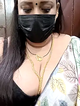 Snapshot of ashikaa_r chatting on 01.07.25 ashikaa r online show from 01.07.25