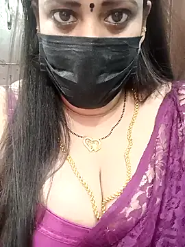 Snapshot of ashikaa_r chatting on 01.18.25 ashikaa r online show from 01.18.25