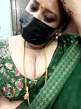 Snapshot of ashikaa_r chatting on 03.16.25 ashikaa r online show from 03.16.25