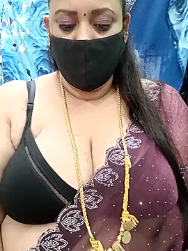 Snapshot of ashikaa_r chatting on 10.05.25 ashikaa r online show from 10.05.25