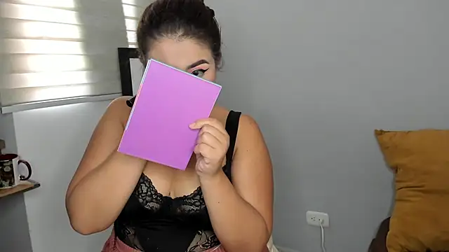 LiahDiaz online show from 04.21.26