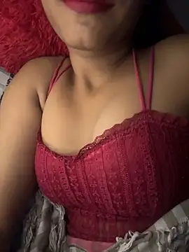 Snapshot of Hot_Goldengirl chatting on 11.03.25 Hot Goldengirl online show from 11.03.25