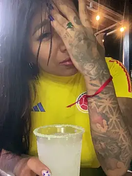 Snapshot of luisa16xxx chatting on 03.21.25 luisa16xxx online show from 03.21.25