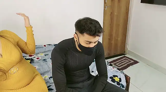 Snapshot of RupaliDixit chatting on 02.01.25 RupaliDixit online show from 02.01.25