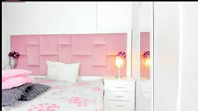 DaphneLloyd online show from 01.29.25