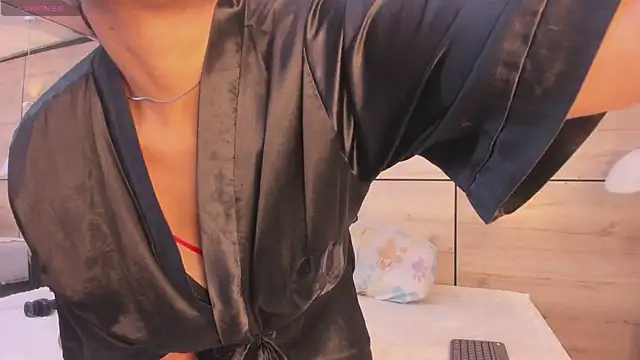 martina touss online show from 04.08.26