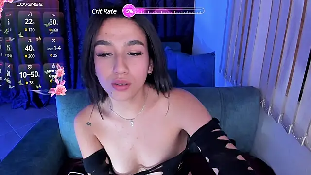 Snapshot of SaraaMills chatting on 02.04.25 SaraaMills online show from 02.04.25