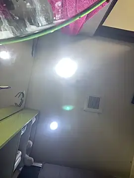 Snapshot of Charlotte_cute18 chatting on 12.12.24 Charlotte cute18 online show from 12.12.24