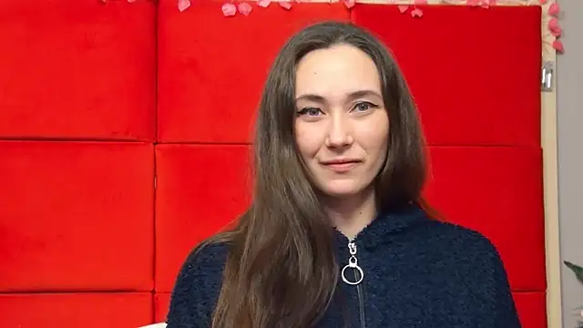 Snapshot of AliceMunro chatting on 02.09.25 AliceMunro online show from 02.09.25