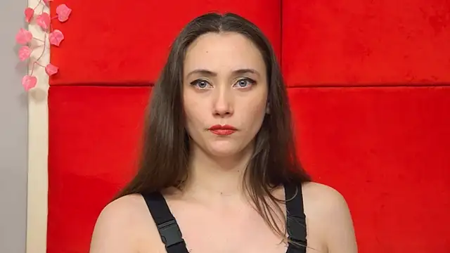 Snapshot of AliceMunro chatting on 02.12.25 AliceMunro online show from 02.12.25