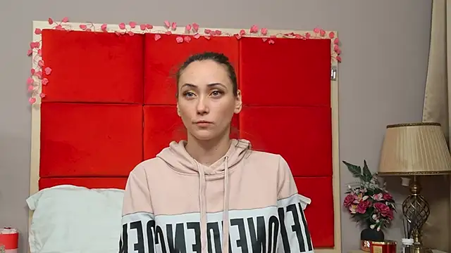 Snapshot of AliceMunro chatting on 03.05.25 AliceMunro online show from 03.05.25