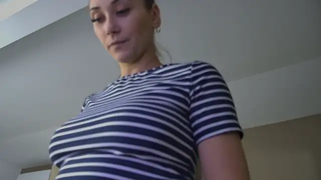 Snapshot of AliceMunro chatting on 09.24.25 AliceMunro online show from 09.24.25