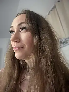 Snapshot of AliceMunro chatting on 10.30.25 AliceMunro online show from 10.30.25