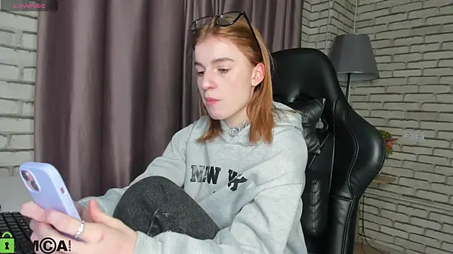 Stacey Brown online show from 02.12.26