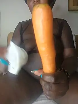 melaninebony1 online show from 06.12.26