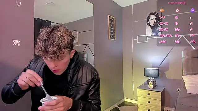 Snapshot of ANDRIUS_24 chatting on 12.12.24 ANDRIUS 24 online show from 12.12.24