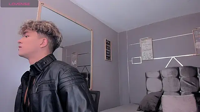 Snapshot of ANDRIUS_24 chatting on 01.24.25 ANDRIUS 24 online show from 01.24.25