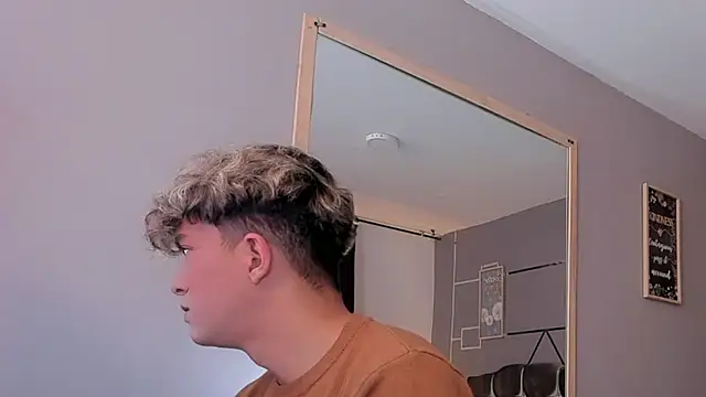 Snapshot of ANDRIUS_24 chatting on 01.30.25 ANDRIUS 24 online show from 01.30.25