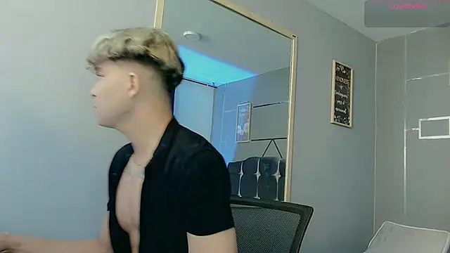 Snapshot of ANDRIUS_24 chatting on 02.01.25 ANDRIUS 24 online show from 02.01.25