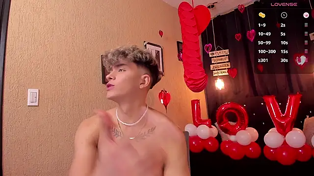 Snapshot of ANDRIUS_24 chatting on 02.15.25 ANDRIUS 24 online show from 02.15.25