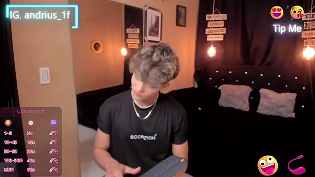 Snapshot of ANDRIUS_24 chatting on 03.12.25 ANDRIUS 24 online show from 03.12.25