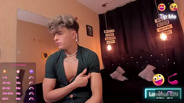 Snapshot of ANDRIUS_24 chatting on 03.17.25 ANDRIUS 24 online show from 03.17.25