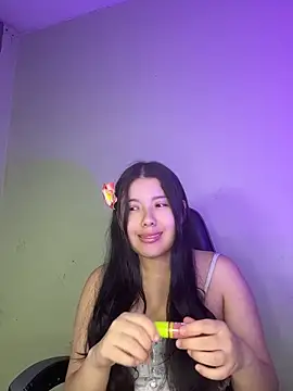 Snapshot of MarielQueenx chatting on 06.18.26 MarielQueenx online show from 06.18.26