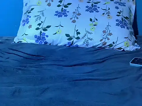 Snapshot of Lutyie chatting on 03.29.26 Lutyie online show from 03.29.26