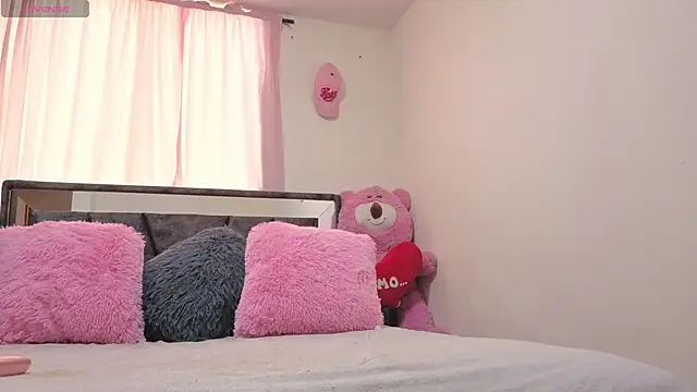 Snapshot of Hotsamantamature chatting on 10.30.25 Hotsamantamature online show from 10.30.25