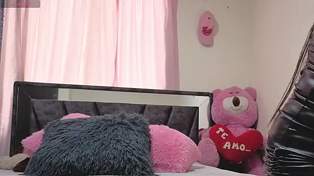 Snapshot of Hotsamantamature chatting on 11.05.25 Hotsamantamature online show from 11.05.25