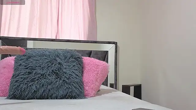 Snapshot of Hotsamantamature chatting on 11.07.25 Hotsamantamature online show from 11.07.25