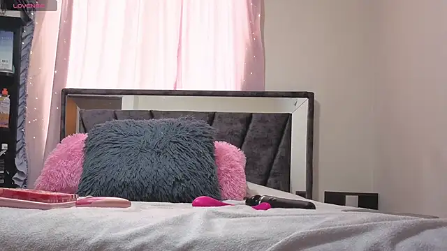 Snapshot of Hotsamantamature chatting on 11.13.25 Hotsamantamature online show from 11.13.25